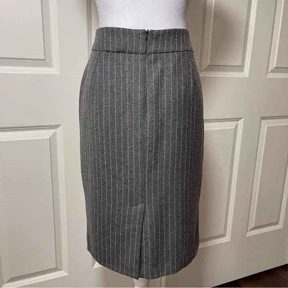 Armani Collezioni Gray Wool Pinstripe Pencil Skirt Lined - Picture 2 of 12
